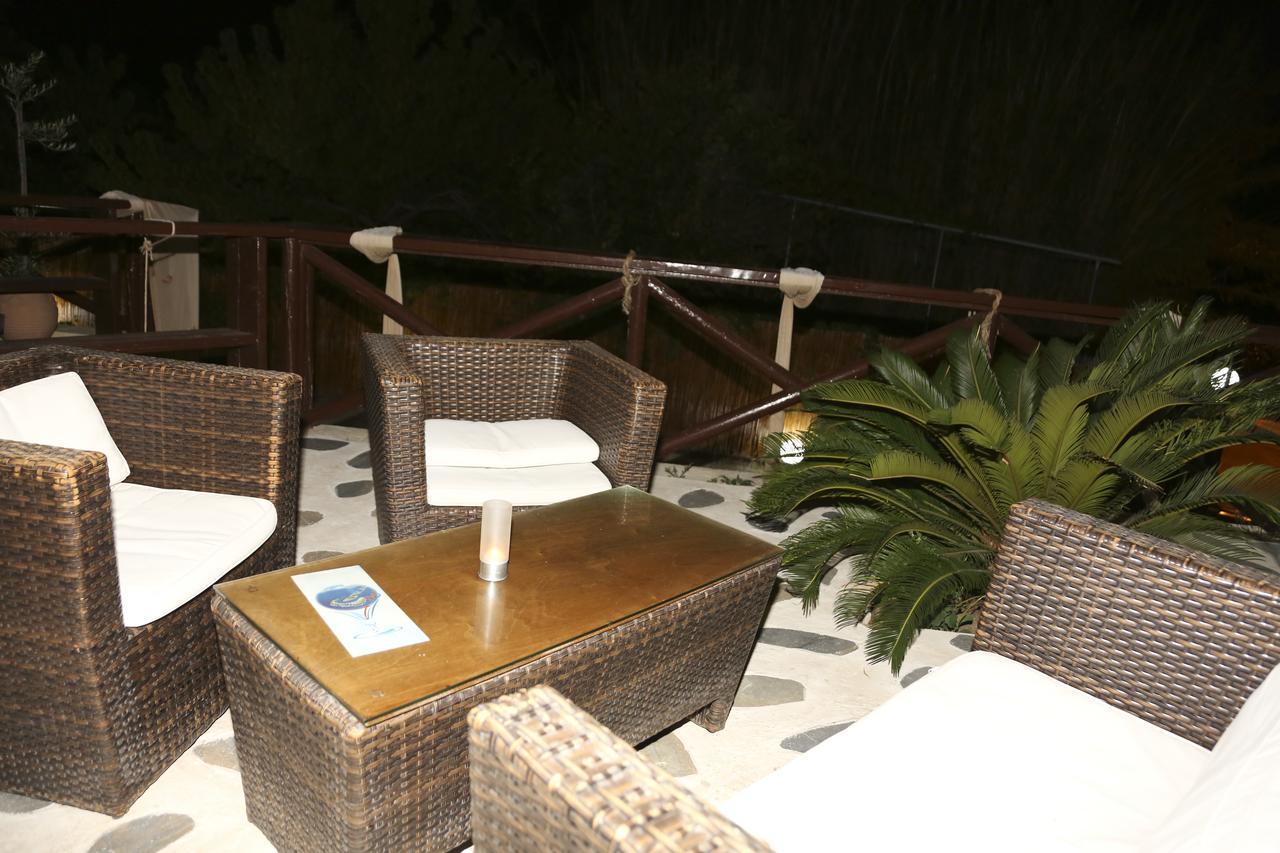 Coral Hotel Plomari Extérieur photo